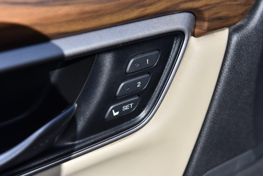 Honda CR-V Vehicle Image 09