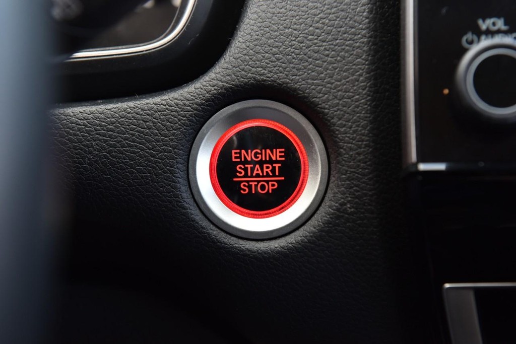 Honda CR-V Vehicle Image 18