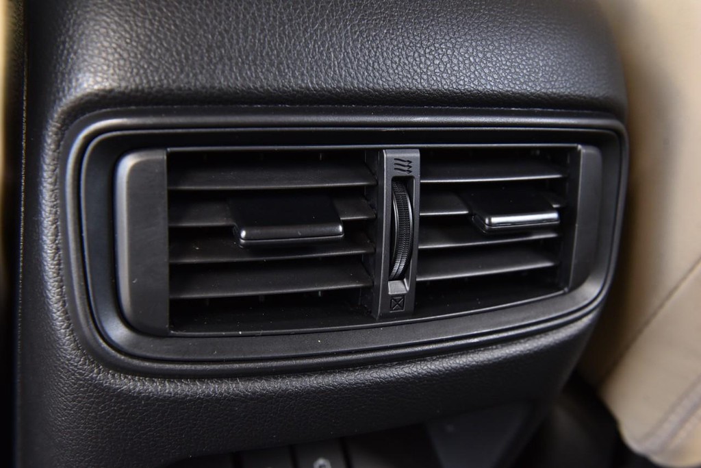 Honda CR-V Vehicle Image 24