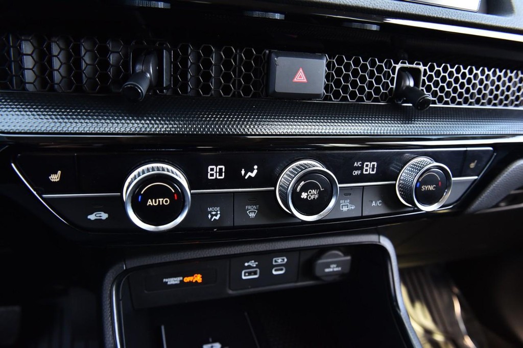 Honda CR-V Vehicle Image 16