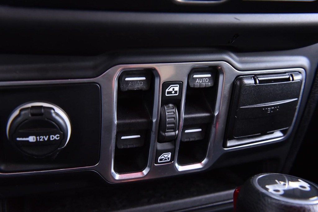 Jeep Wrangler Unlimited Vehicle Image 15