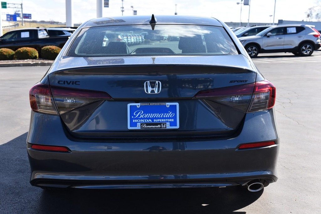 Honda Civic Sedan Vehicle Full-screen Gallery Image 6