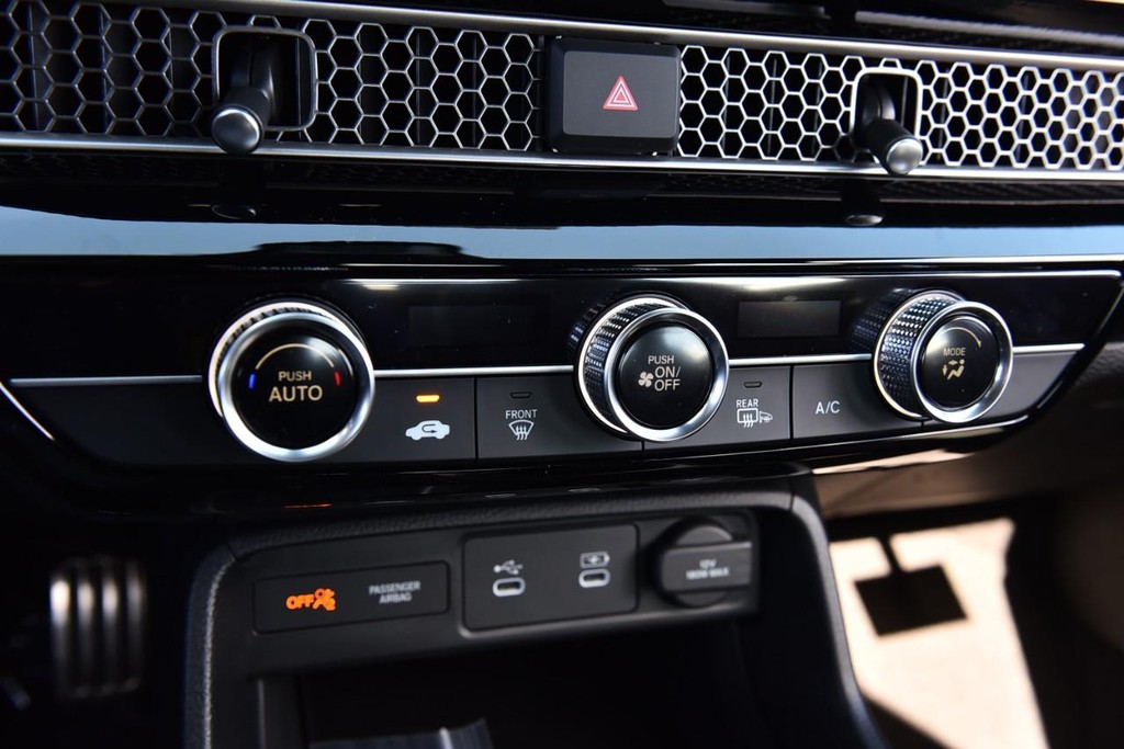 Honda Civic Sedan Vehicle Full-screen Gallery Image 16