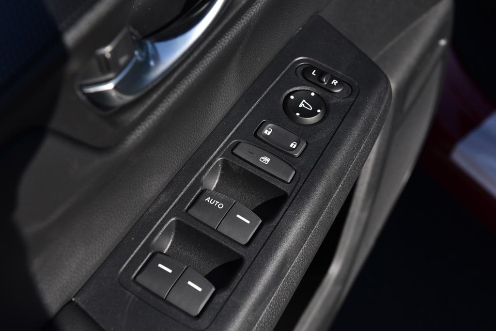 Honda CR-V Vehicle Full-screen Gallery Image 8