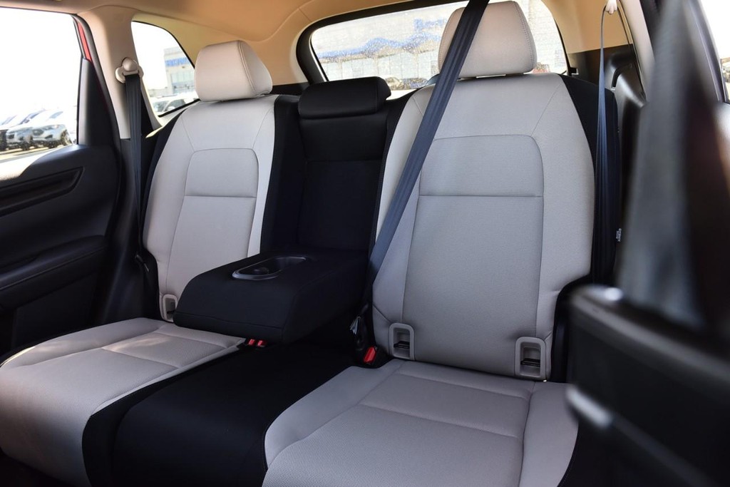 Honda CR-V Vehicle Full-screen Gallery Image 21