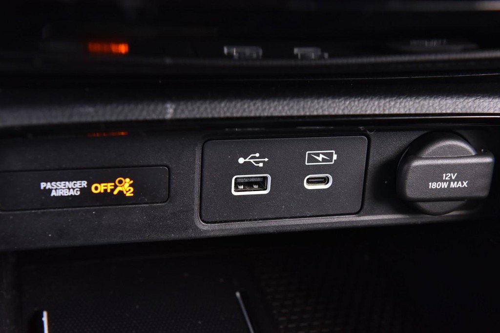 Honda CR-V Vehicle Full-screen Gallery Image 17