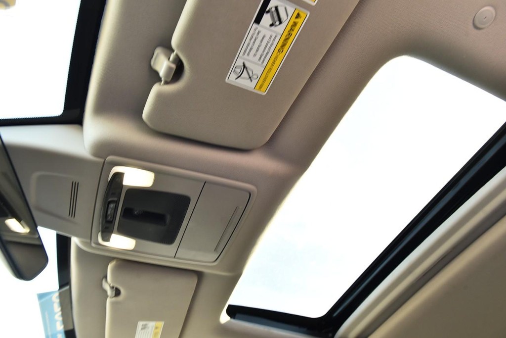 Honda CR-V Vehicle Full-screen Gallery Image 24