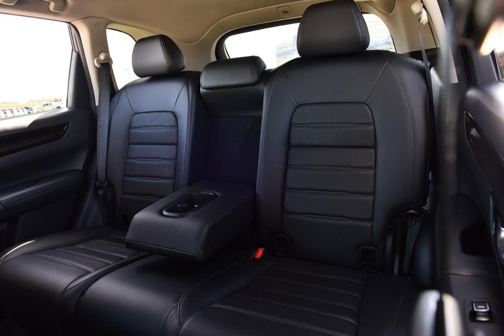 Honda CR-V Vehicle Full-screen Gallery Image 25