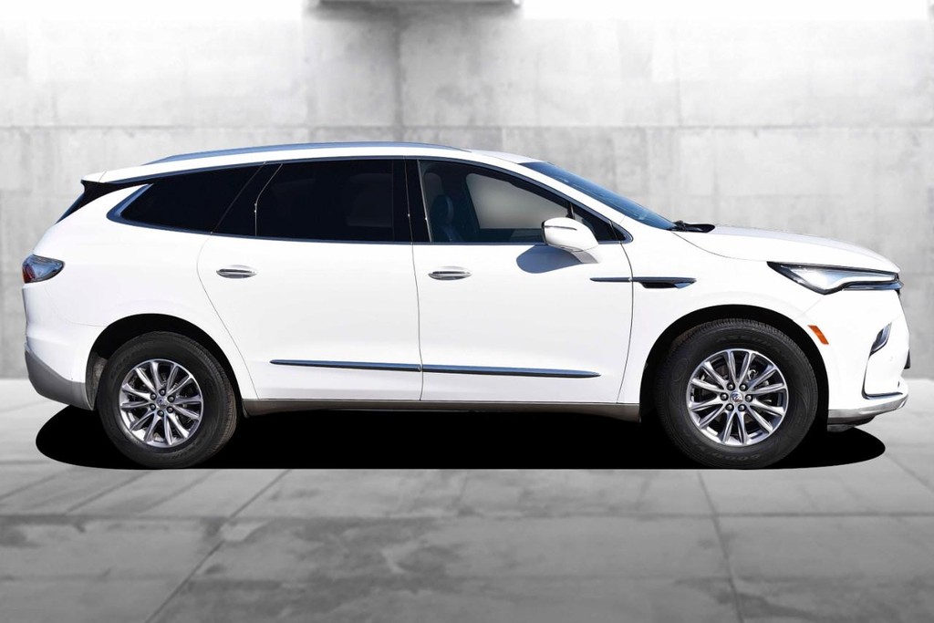 Buick Enclave Vehicle Full-screen Gallery Image 5