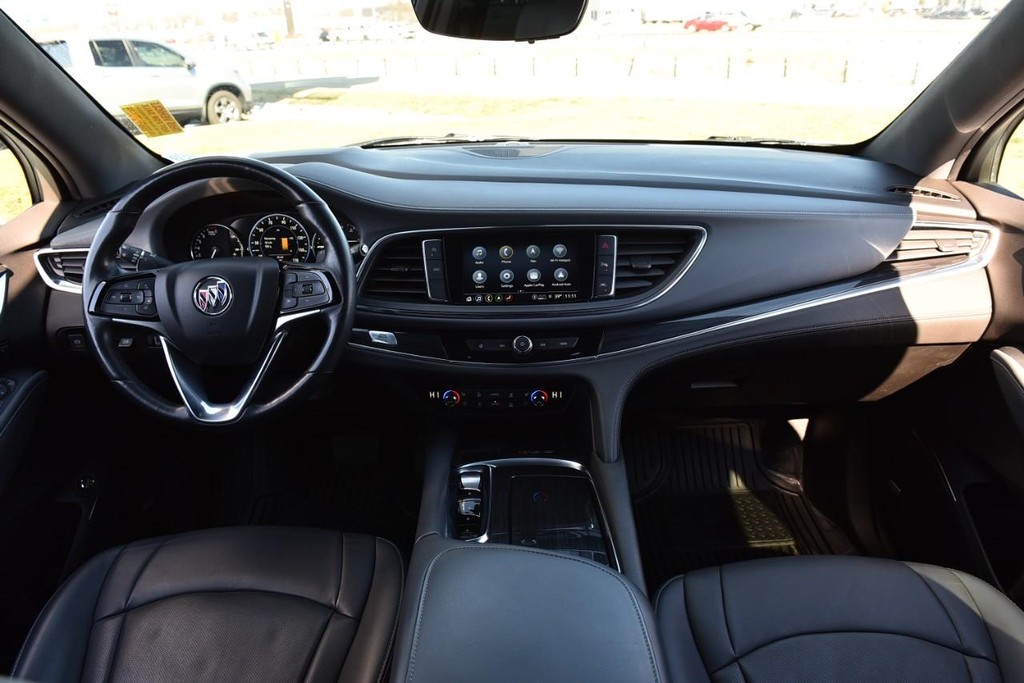 Buick Enclave Vehicle Full-screen Gallery Image 7