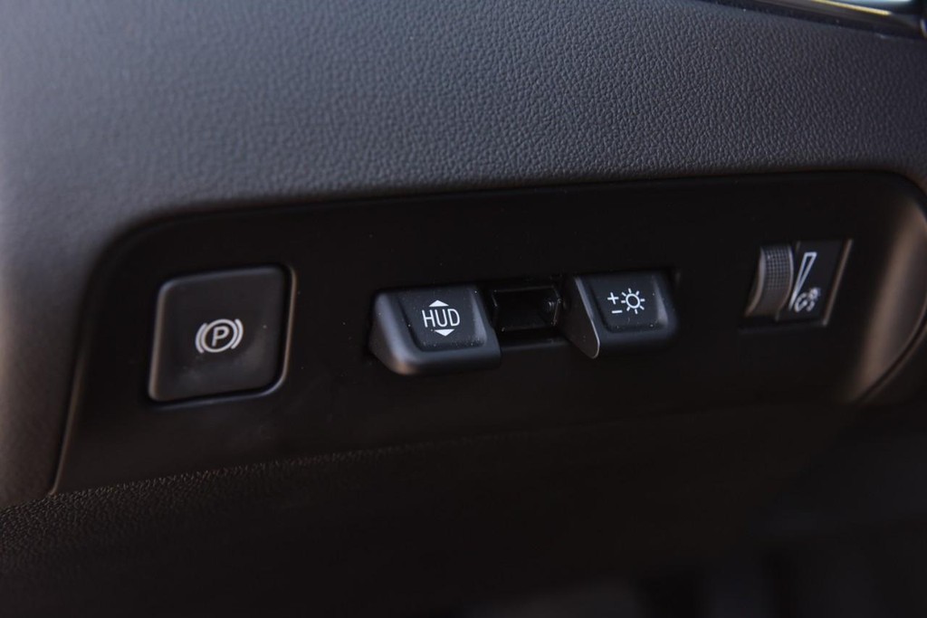 Buick Enclave Vehicle Full-screen Gallery Image 12