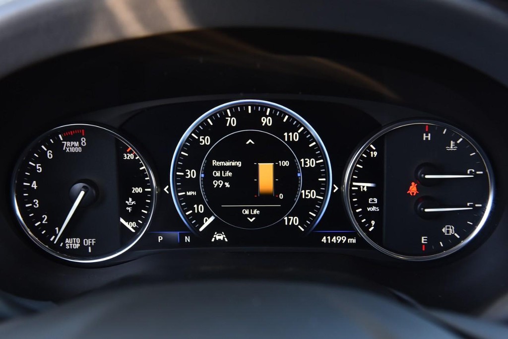 Buick Enclave Vehicle Full-screen Gallery Image 13