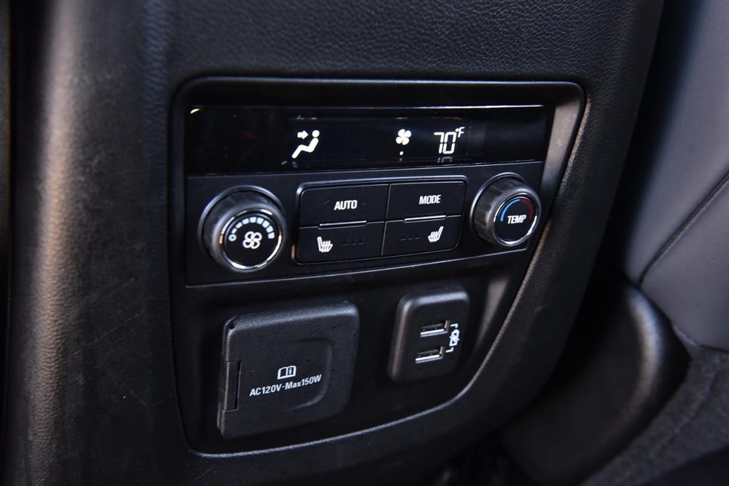 Buick Enclave Vehicle Full-screen Gallery Image 26