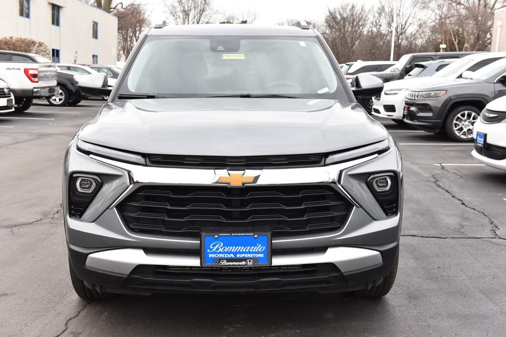 Chevrolet TrailBlazer Vehicle Image 04