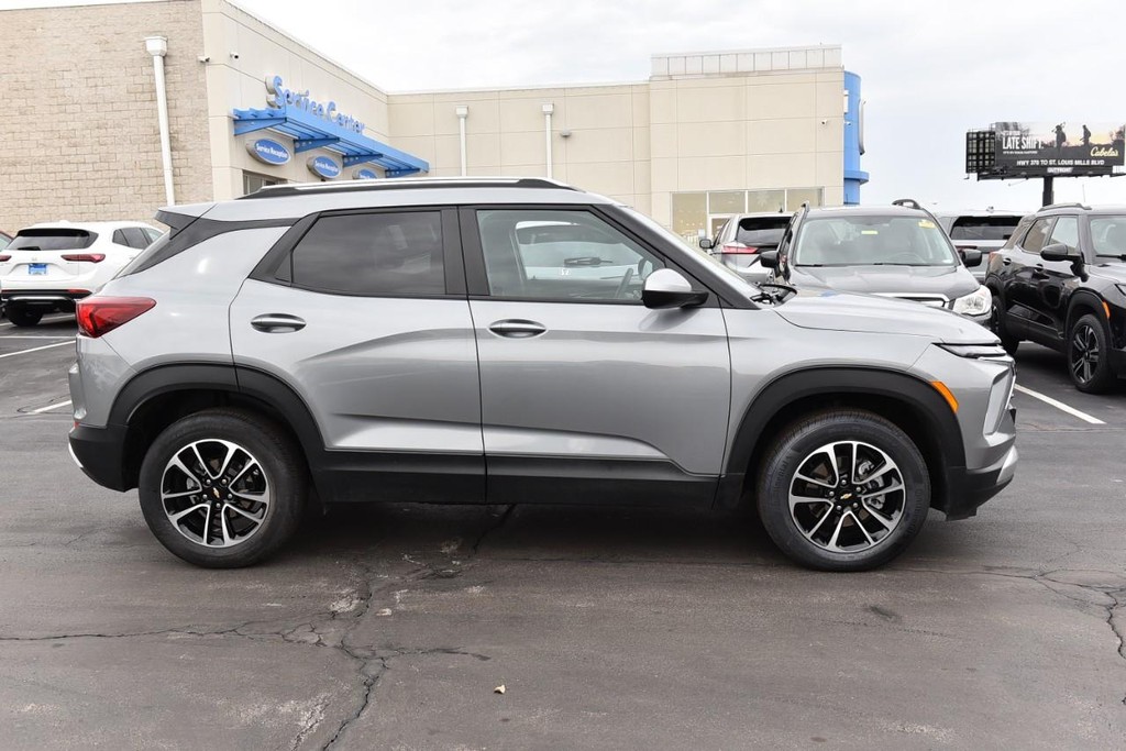 Chevrolet TrailBlazer Vehicle Image 05