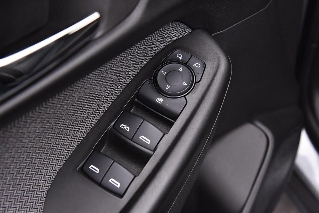 Chevrolet TrailBlazer Vehicle Image 08