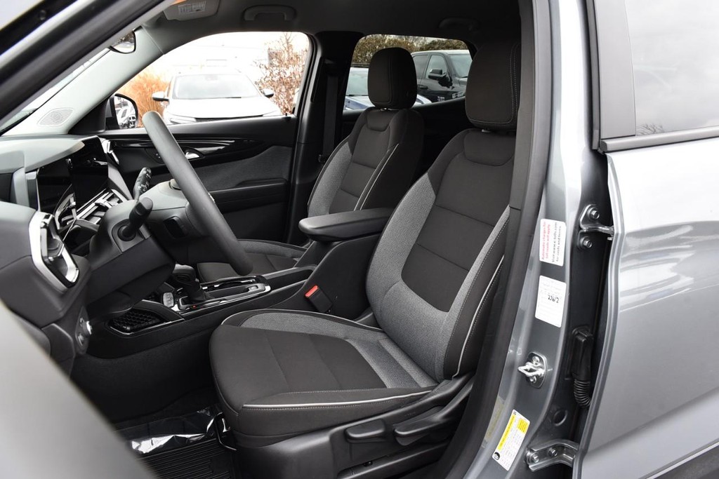 Chevrolet TrailBlazer Vehicle Image 18