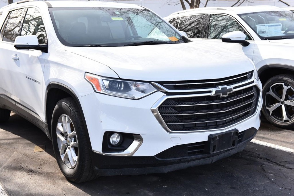 Chevrolet Traverse Vehicle Image 02