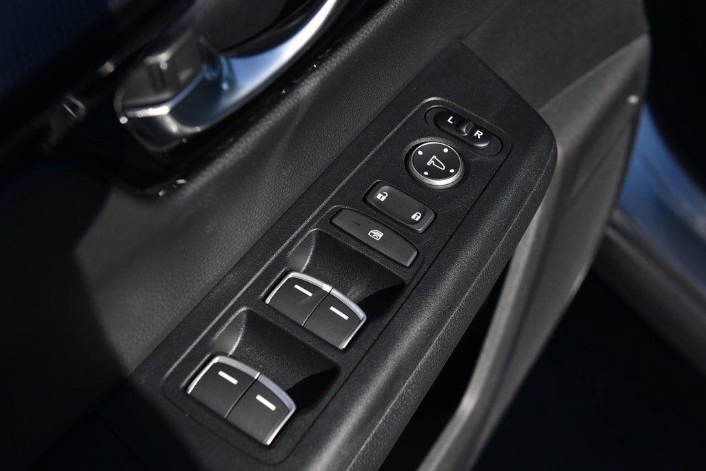 Honda CR-V Vehicle Full-screen Gallery Image 8