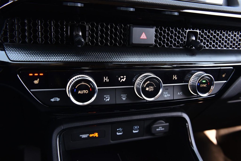 Honda CR-V Vehicle Full-screen Gallery Image 16