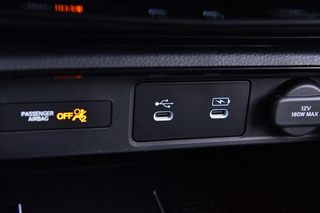 Honda CR-V Vehicle Full-screen Gallery Image 17