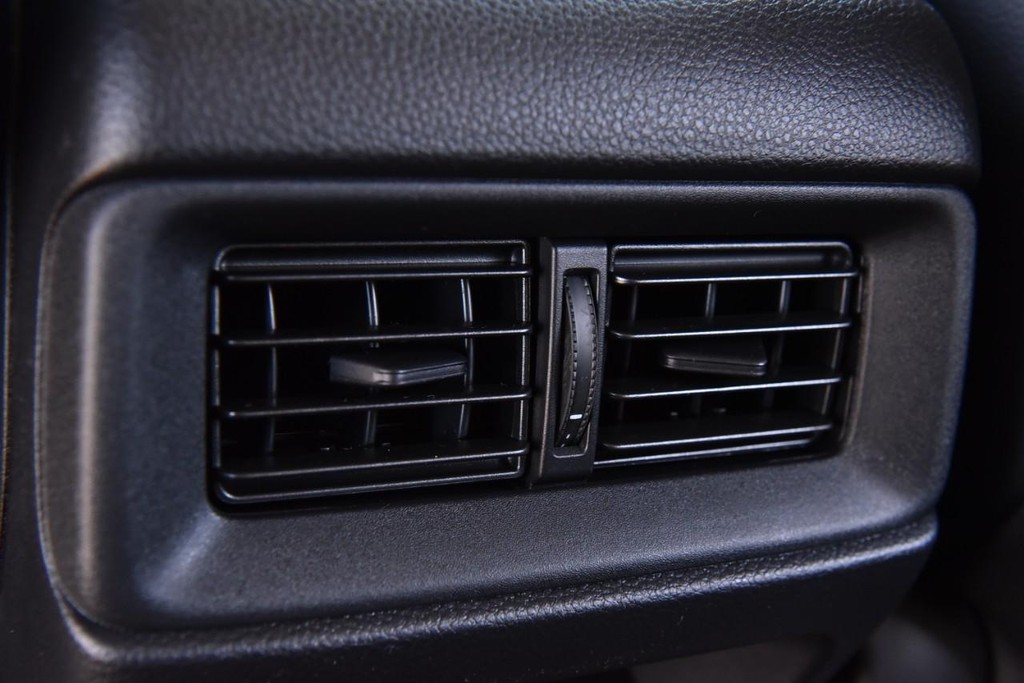 Honda CR-V Vehicle Full-screen Gallery Image 26