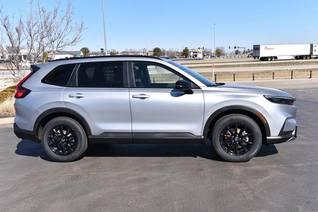 Honda CR-V Hybrid Vehicle Full-screen Gallery Image 5