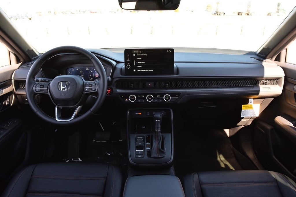 Honda CR-V Hybrid Vehicle Full-screen Gallery Image 7