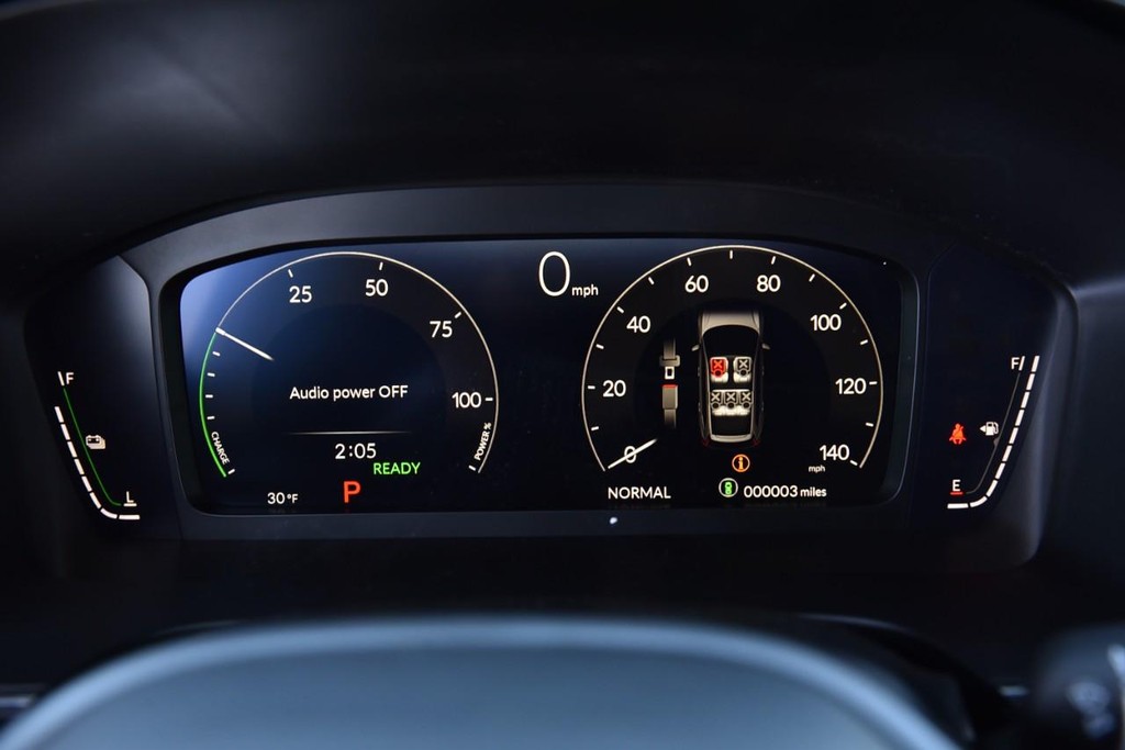 Honda CR-V Hybrid Vehicle Full-screen Gallery Image 12