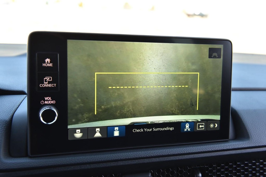 Honda CR-V Hybrid Vehicle Full-screen Gallery Image 14