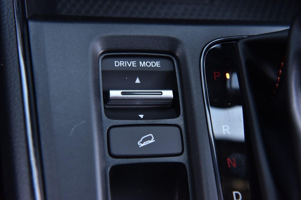 Honda CR-V Hybrid Vehicle Full-screen Gallery Image 19