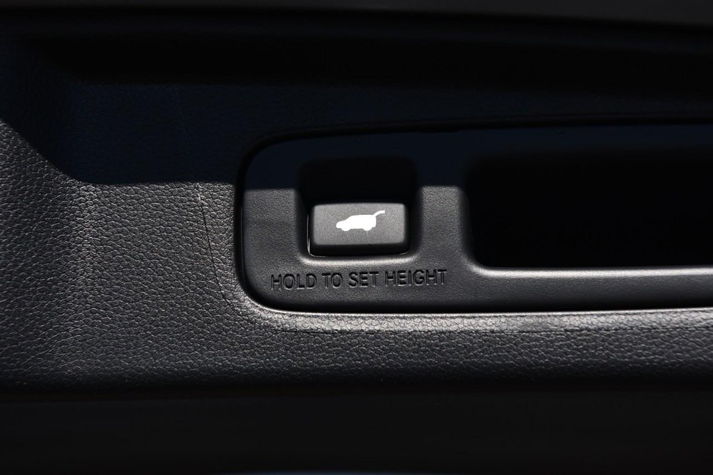 Honda CR-V Hybrid Vehicle Full-screen Gallery Image 29