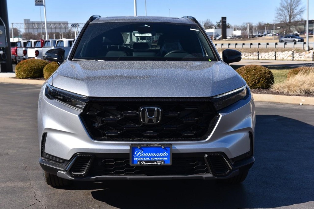 Honda CR-V Hybrid Vehicle Full-screen Gallery Image 4