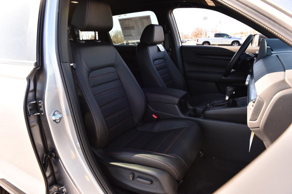 Honda CR-V Hybrid Vehicle Full-screen Gallery Image 23