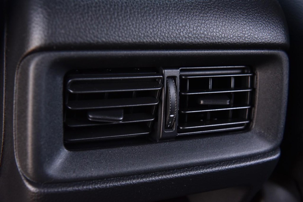 Honda CR-V Hybrid Vehicle Full-screen Gallery Image 26