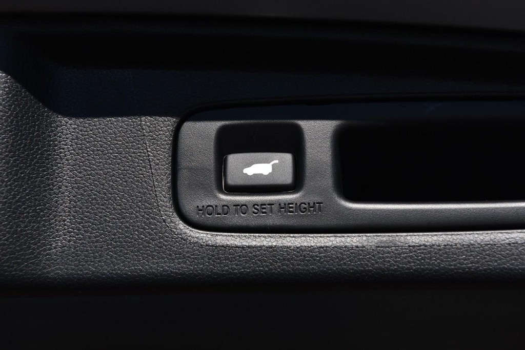 Honda CR-V Hybrid Vehicle Full-screen Gallery Image 29