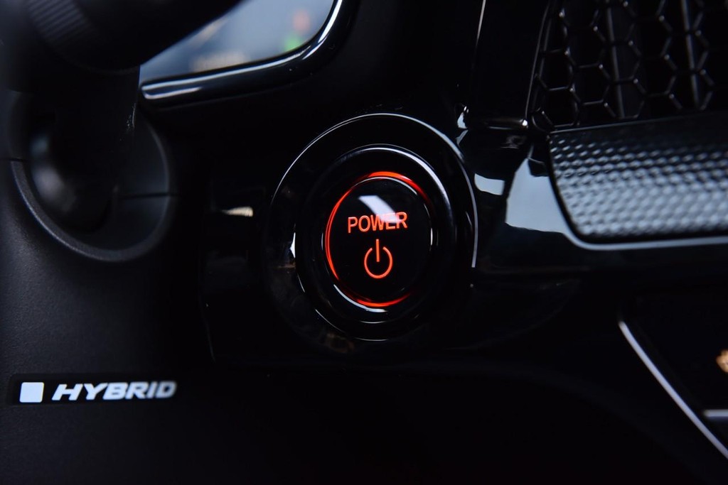 Honda CR-V Hybrid Vehicle Full-screen Gallery Image 20