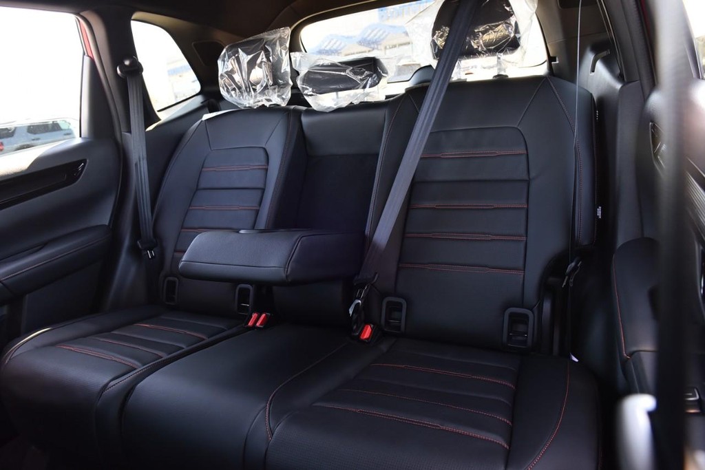 Honda CR-V Hybrid Vehicle Full-screen Gallery Image 25