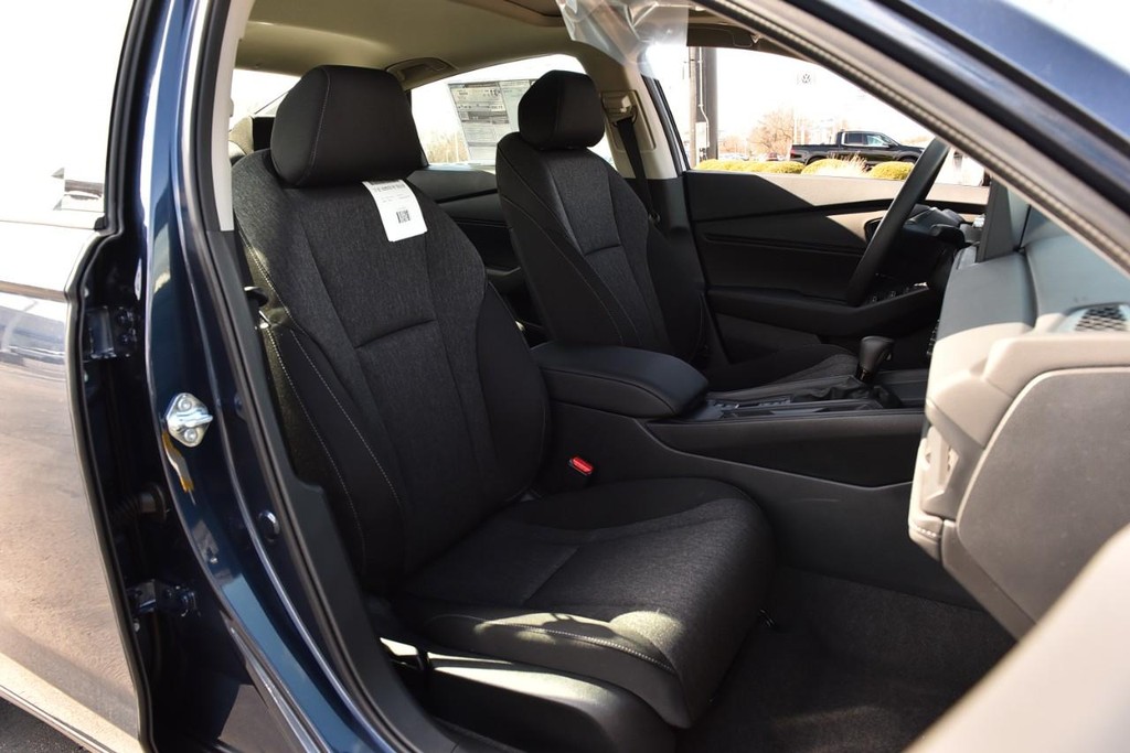 Honda Accord Sedan Vehicle Image 21