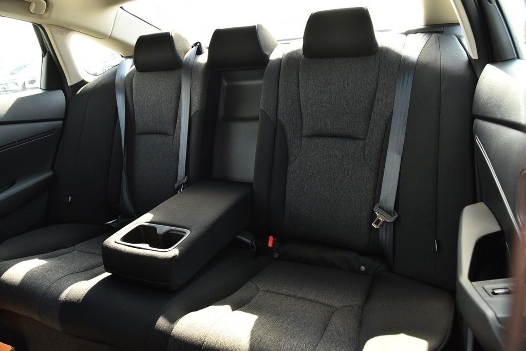 Honda Accord Sedan Vehicle Image 23
