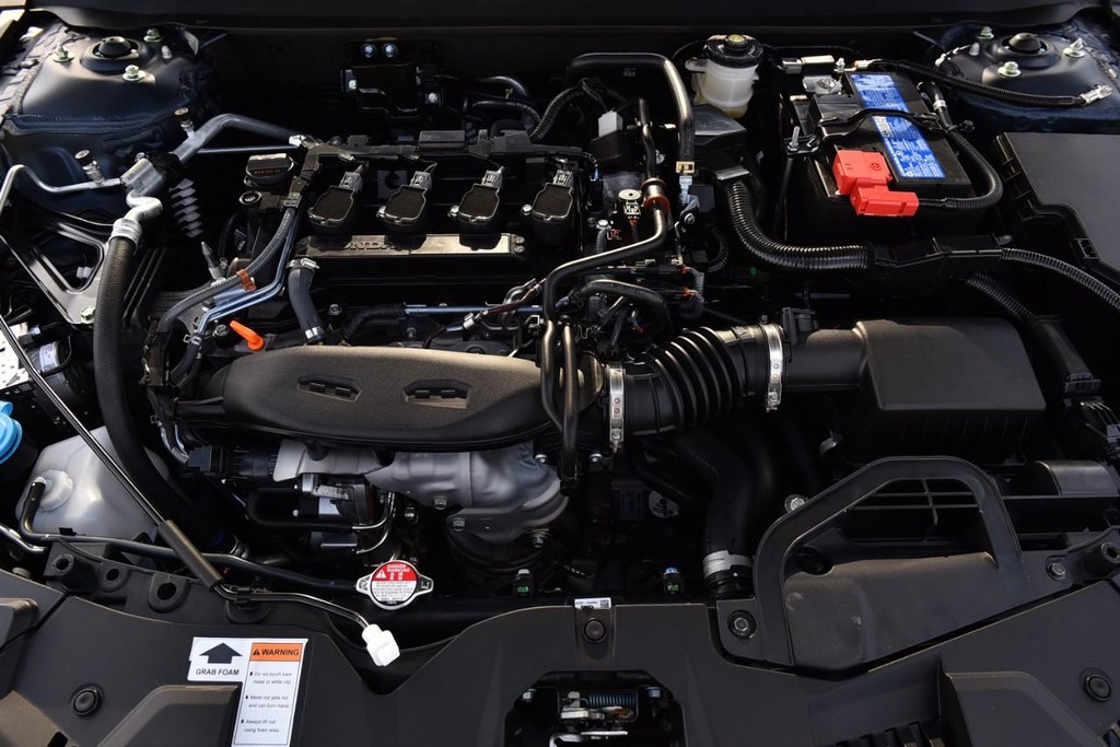 Honda Accord Sedan Vehicle Image 26