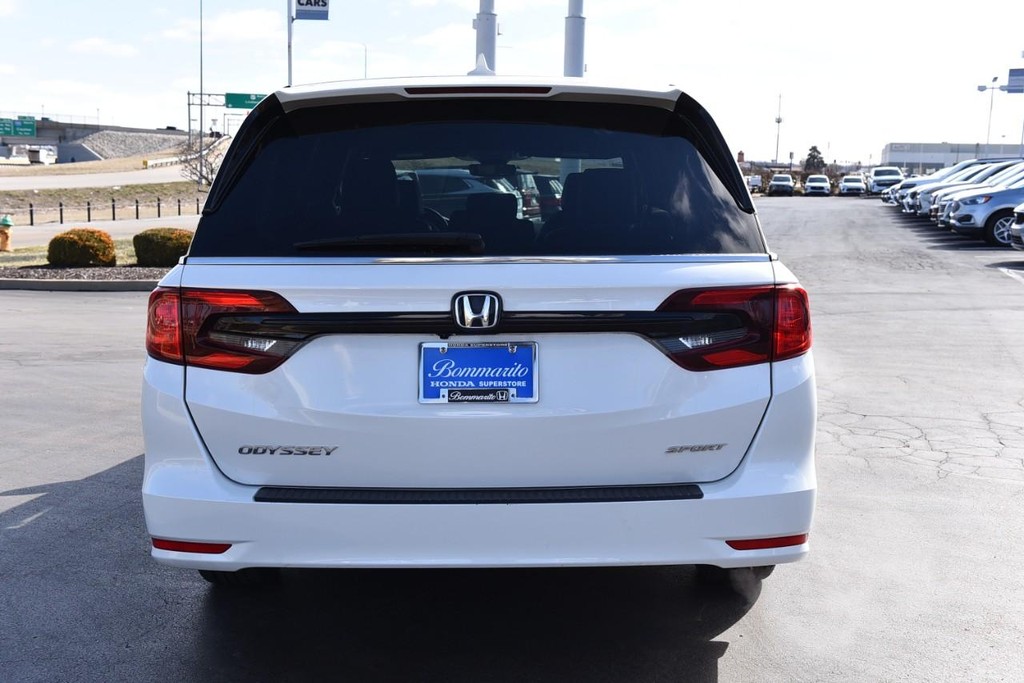 Honda Odyssey Vehicle Full-screen Gallery Image 6