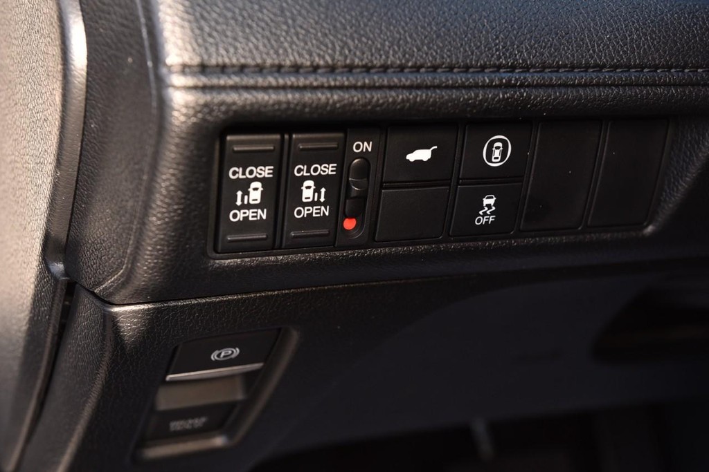 Honda Odyssey Vehicle Full-screen Gallery Image 11