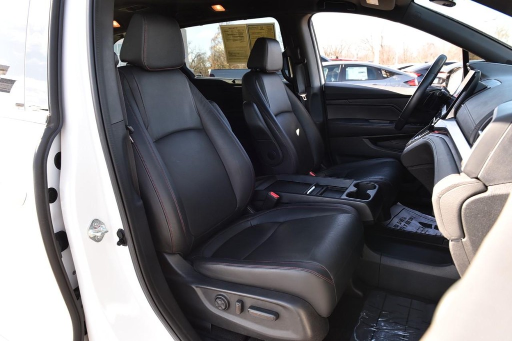 Honda Odyssey Vehicle Full-screen Gallery Image 21