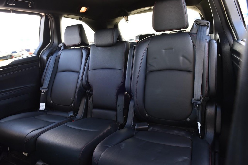 Honda Odyssey Vehicle Full-screen Gallery Image 23