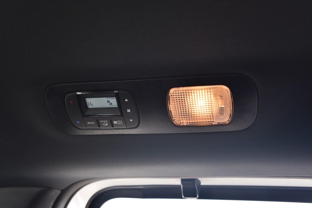 Honda Odyssey Vehicle Full-screen Gallery Image 24