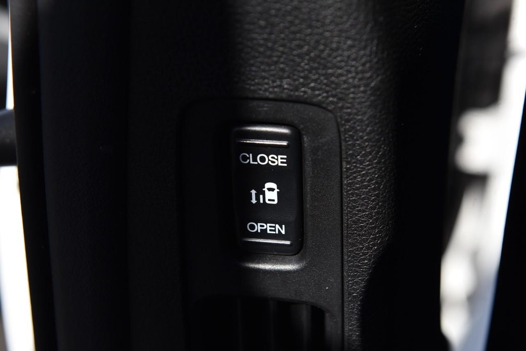 Honda Odyssey Vehicle Full-screen Gallery Image 26