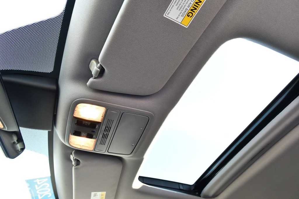 Honda Odyssey Vehicle Full-screen Gallery Image 22
