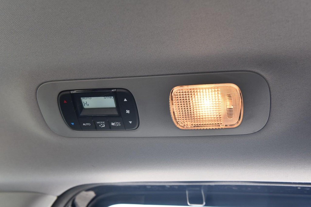 Honda Odyssey Vehicle Full-screen Gallery Image 24