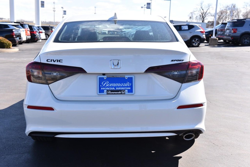 Honda Civic Sedan Vehicle Full-screen Gallery Image 6